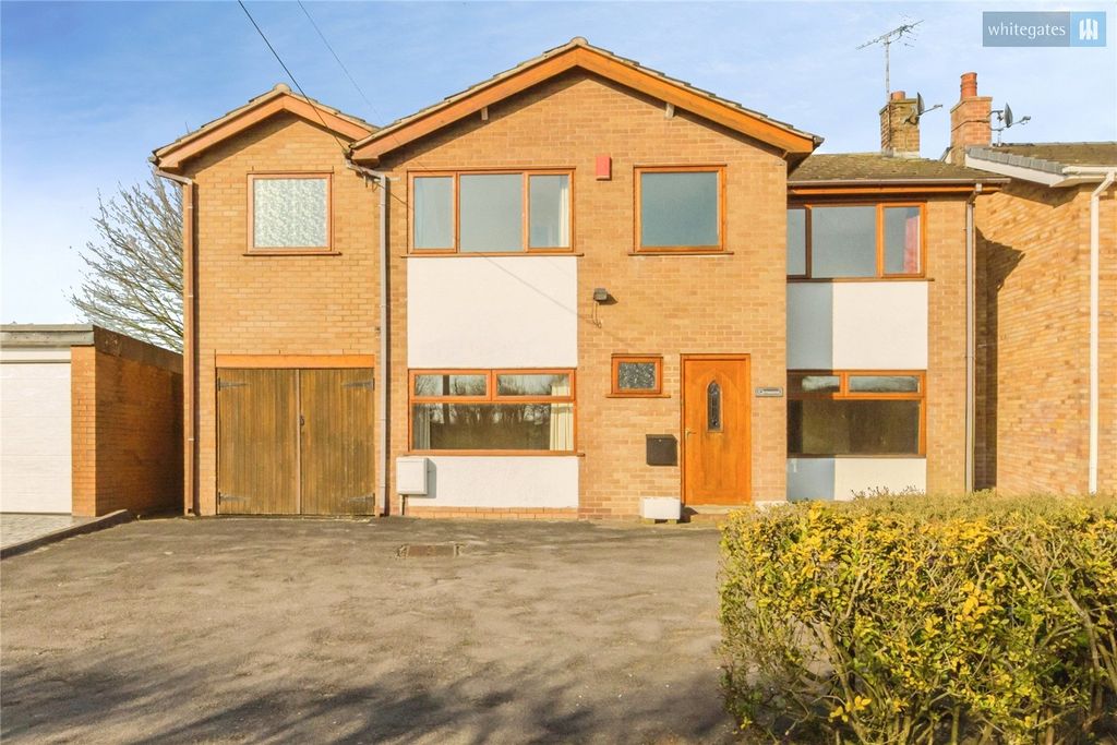5 bed detached house for saleDen Lane, Wrinehill, Crewe, Staffordshire CW3