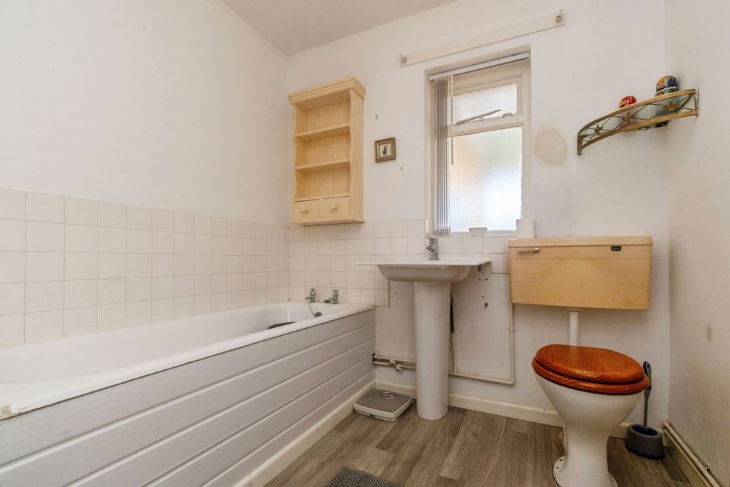 Additional image 14 of 3 bed bungalow for saleWeston Drive, Cheslyn Hay, Walsall WS6