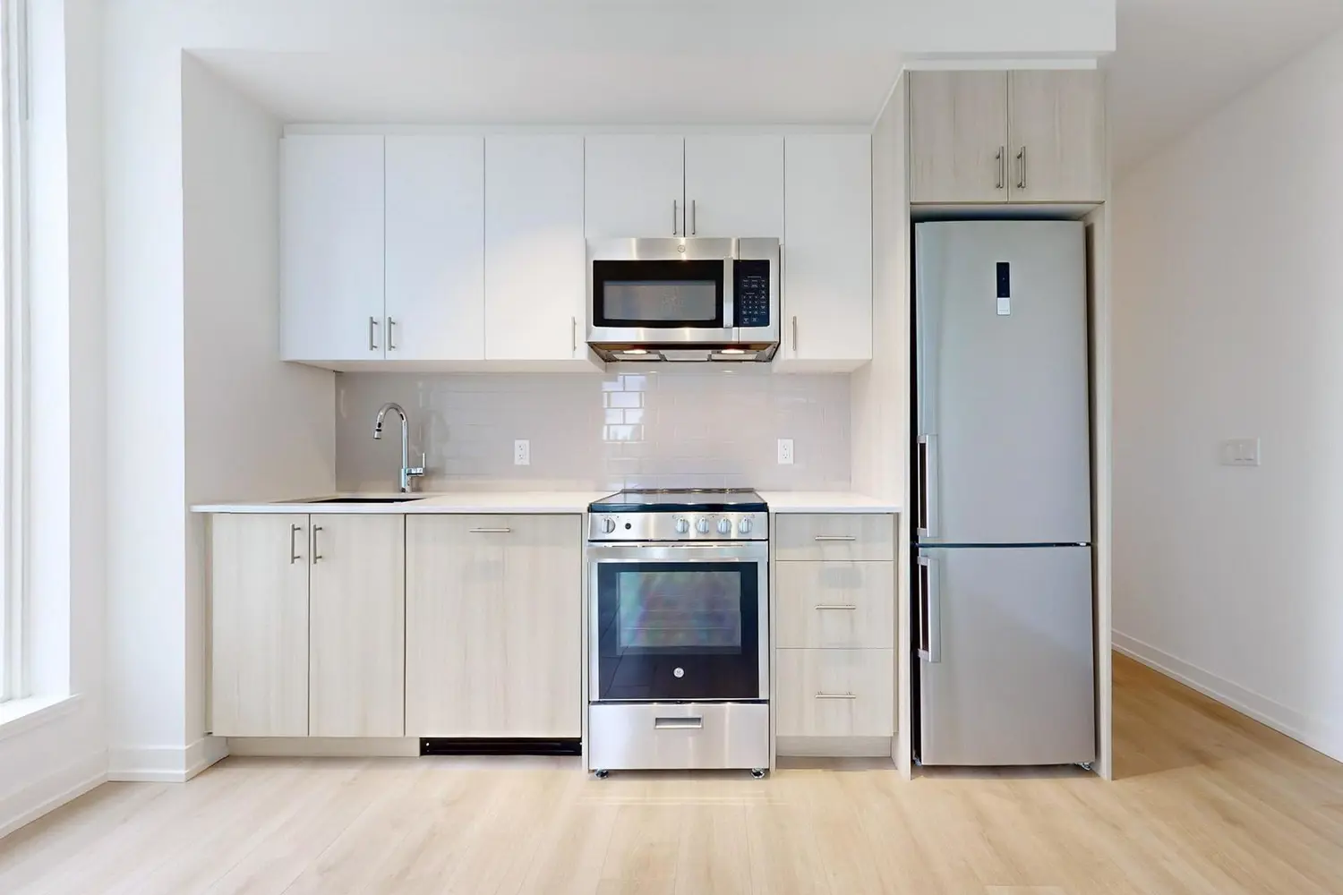 Additional image 2 of 1195 The Queensway 614