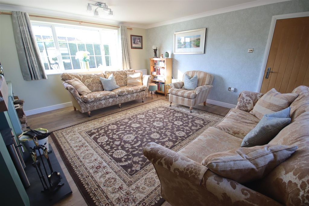 Additional image 4 of 4 bed detached house for saleThe Banks, Lyneham, Chippenham SN15