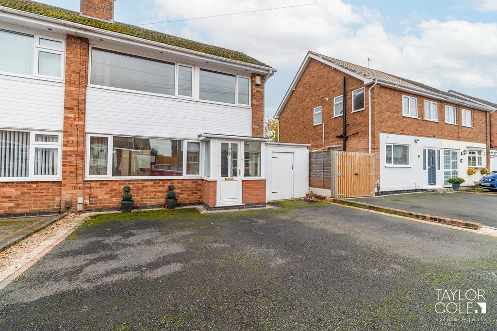 3 bed semi-detached house for saleHayworth Close, Tamworth B79