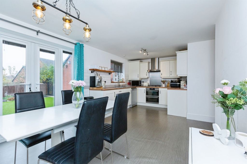 5 bed detached house for saleCardinal Drive, Burbage, Hinckley LE10