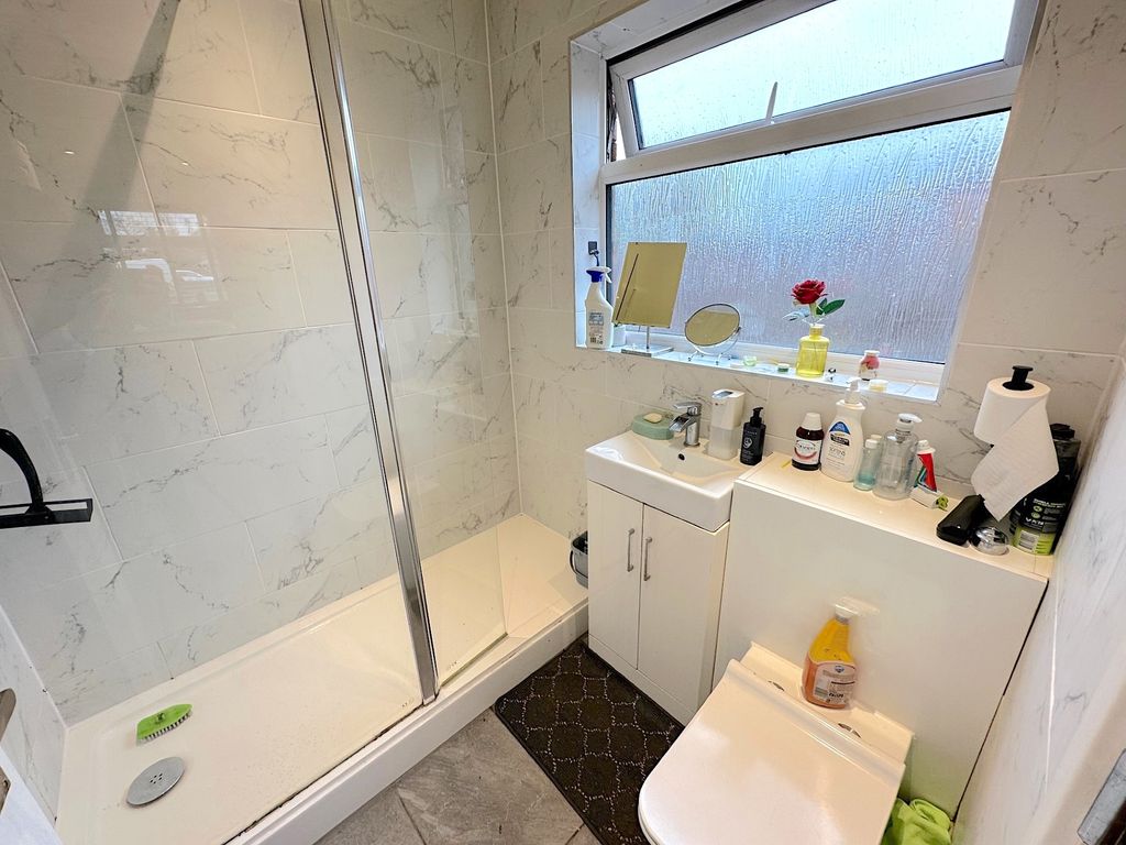 Additional image 7 of 1 bed flat for saleMelrose Drive, Perton, Wolverhampton WV6