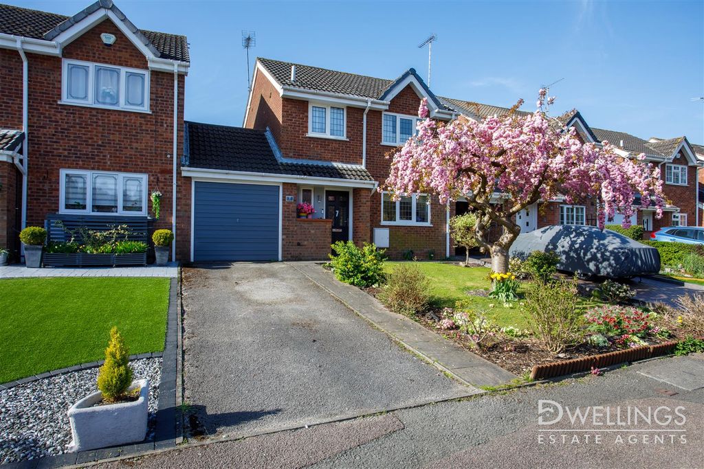3 bed detached house for saleLordswell Road, Burton-On-Trent DE14