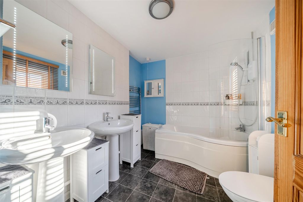 Additional image 13 of 4 bed semi-detached house for saleCallow Hill, Brinkworth, Chippenham SN15