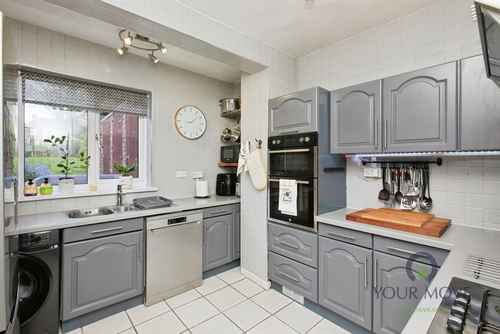Additional image 8 of 4 bed semi-detached house for saleScalpcliffe Road, Burton-On-Trent, Staffordshire DE15