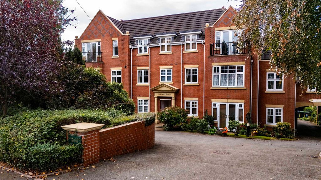 2 bed flat for saleOakland House, Lichfield Road, Four Oaks B74