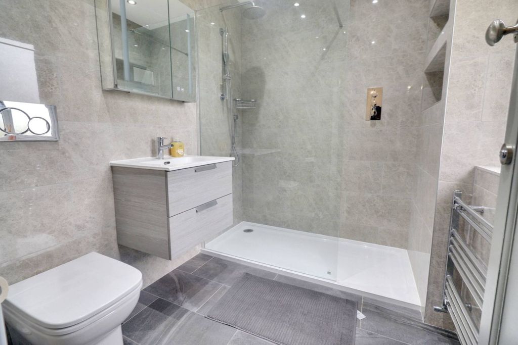 Additional image 23 of 4 bed semi-detached house for saleSpencefield Lane, Leicester LE5