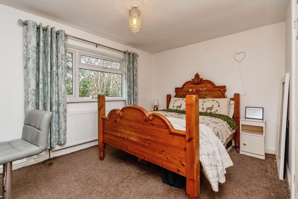 Additional image 13 of 7 bed detached house for saleBursnips Road, Wolverhampton, West Midlands WV11