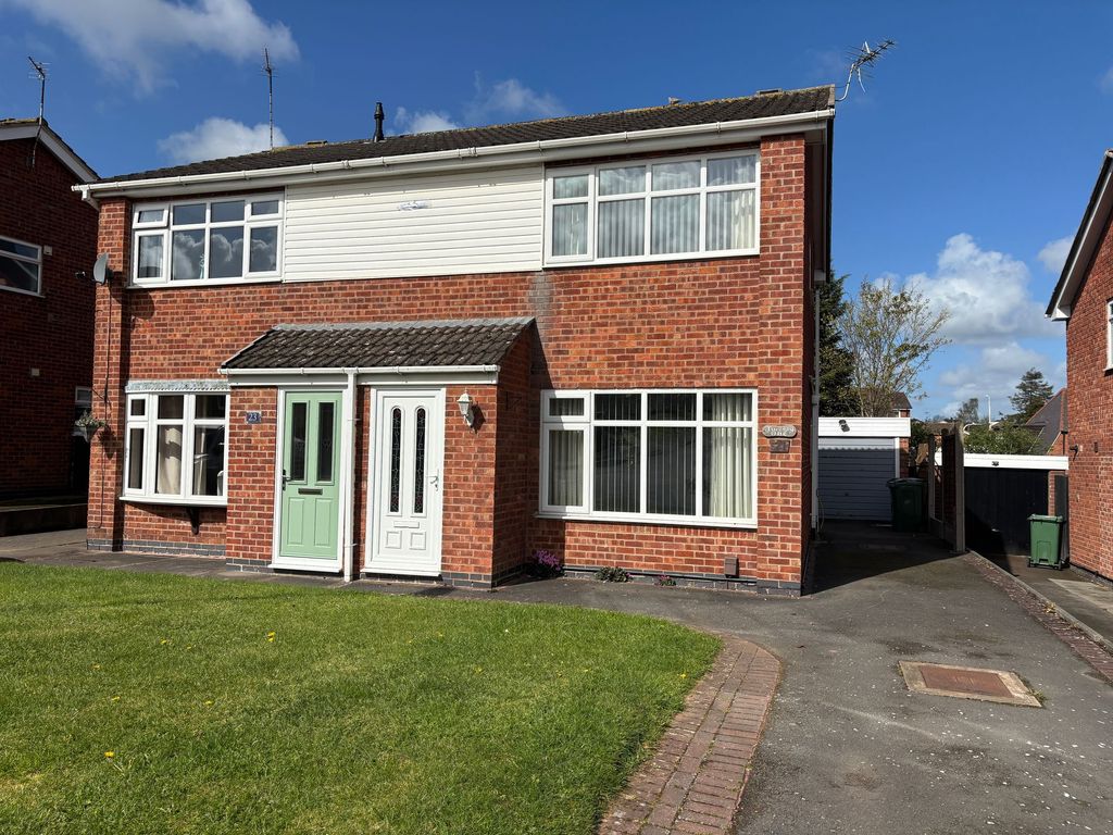 3 bed semi-detached house for salePloughmans Drive, Shepshed LE12