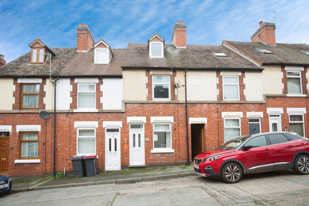 3 bed terraced house for saleStratton Street, Atherstone CV9