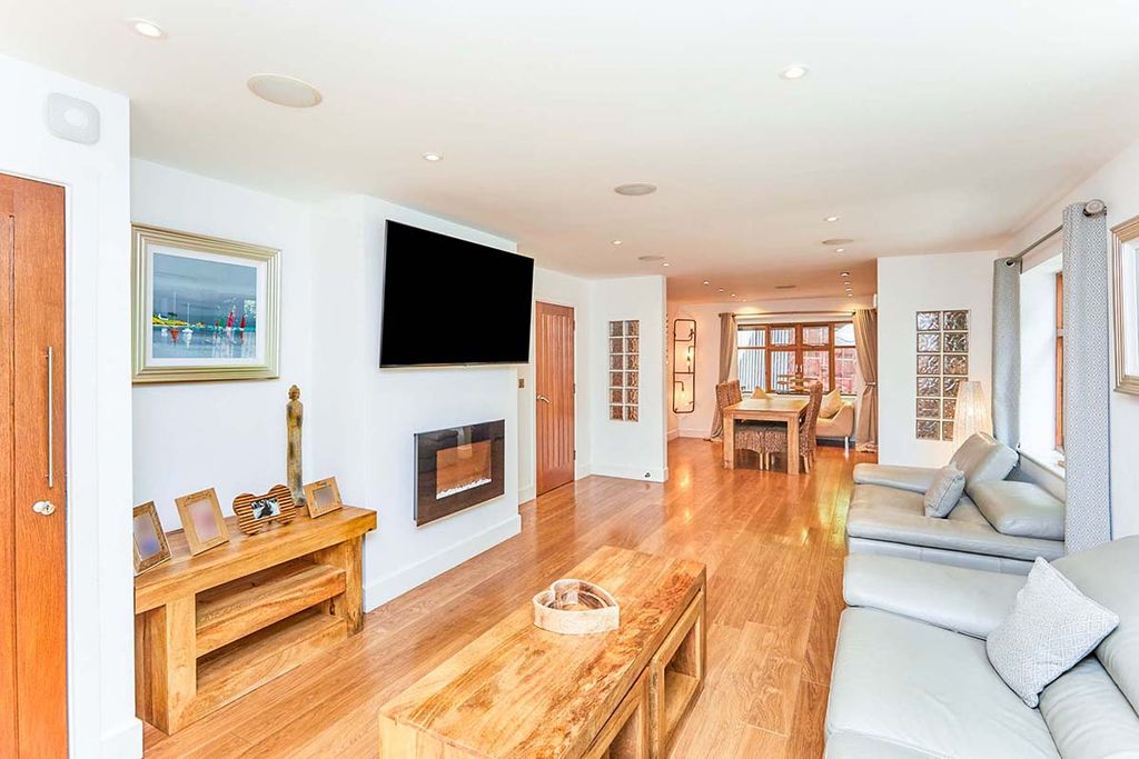 Additional image 3 of 5 bed detached house for saleCourt Farm Lane, Branston, Burton-On-Trent, Staffordshire DE14