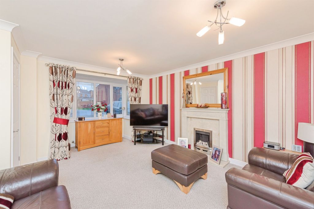 Additional image 2 of 4 bed detached house for saleLakeland Drive, Wilnecote, Tamworth B77