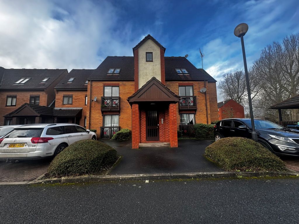1 bed maisonette for salePeter James Court, Stafford, Staffordshire ST16