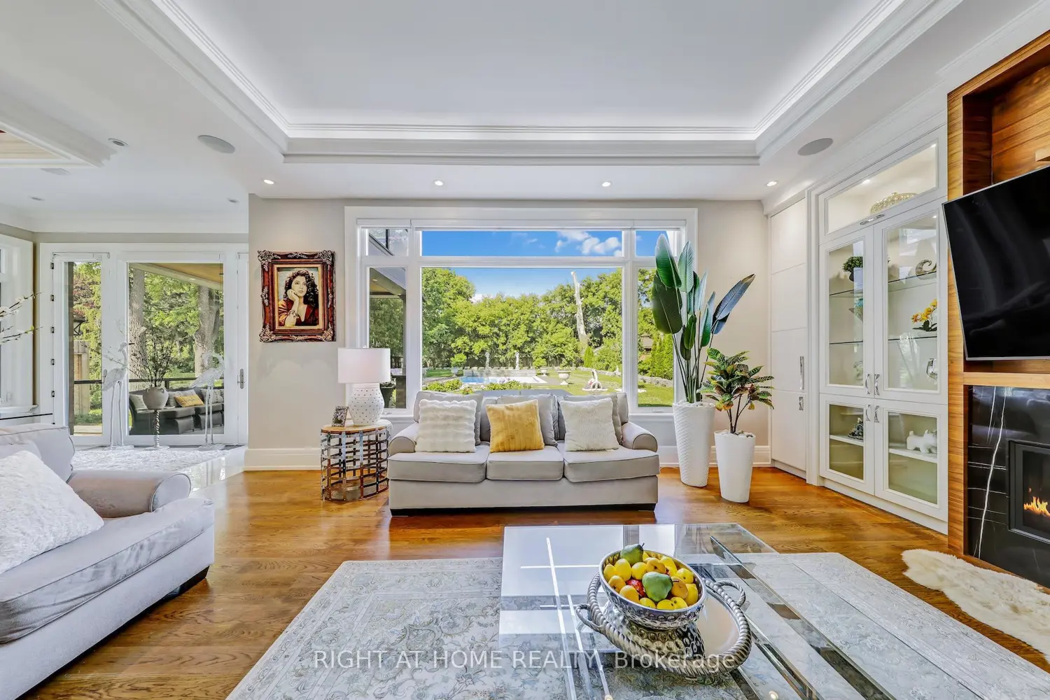 Additional image 7 of 10 Yongeview Avenue