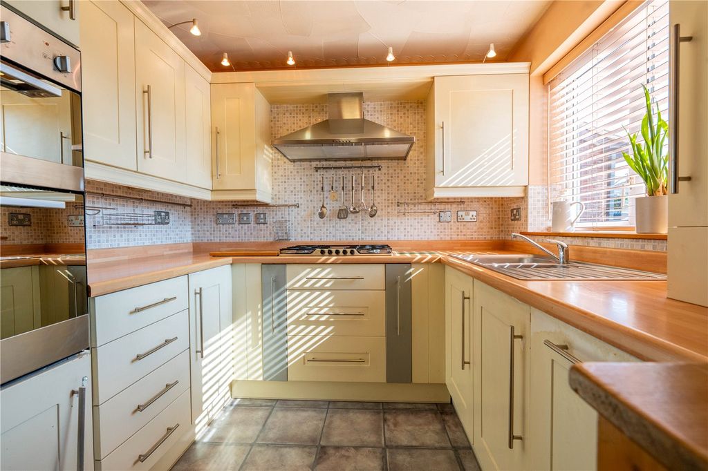 Additional image 8 of 3 bed semi-detached house for saleGoldsborough, Wilnecote, Tamworth, Staffordshire B77