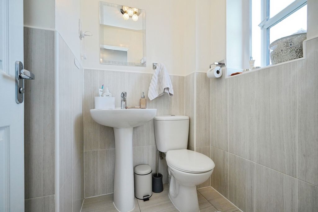 Additional image 9 of 3 bed detached house for saleCascade Close, Burton-On-Trent, Staffordshire DE14