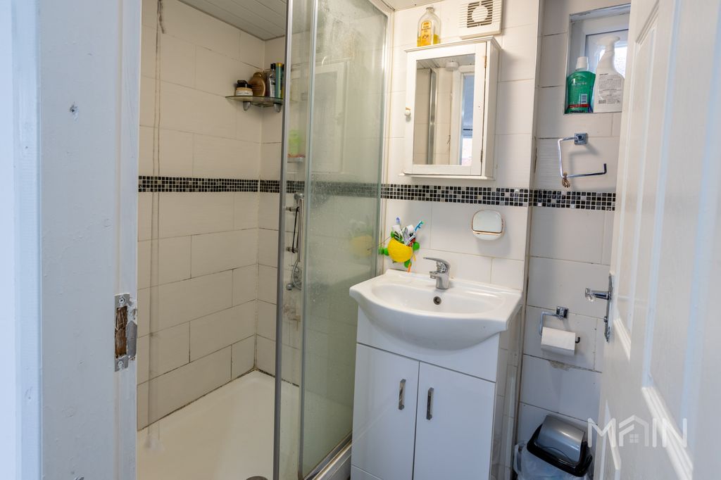 Additional image 16 of 4 bed semi-detached house for saleSpringway Close, Uppingham, Leicestershire LE5