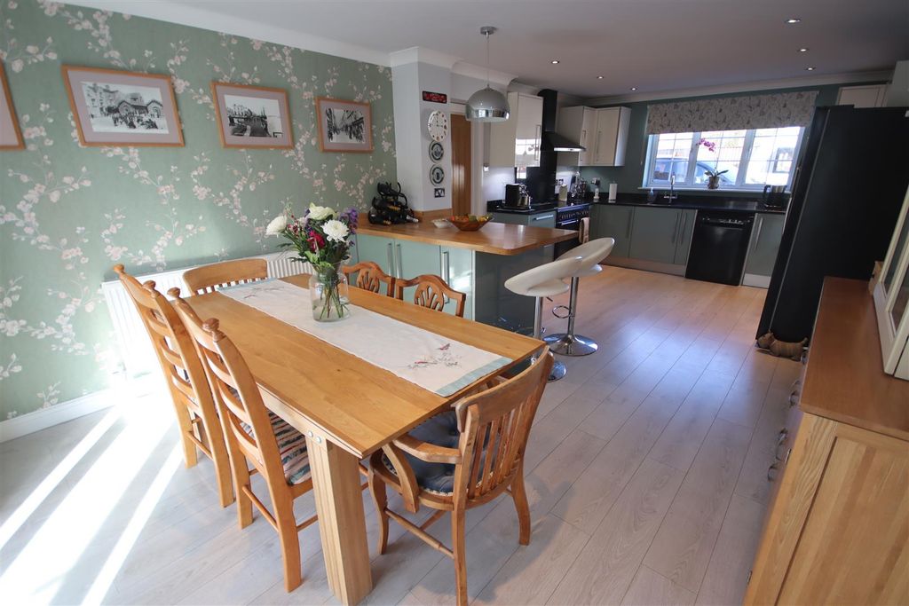 Additional image 8 of 4 bed detached house for saleThe Banks, Lyneham, Chippenham SN15