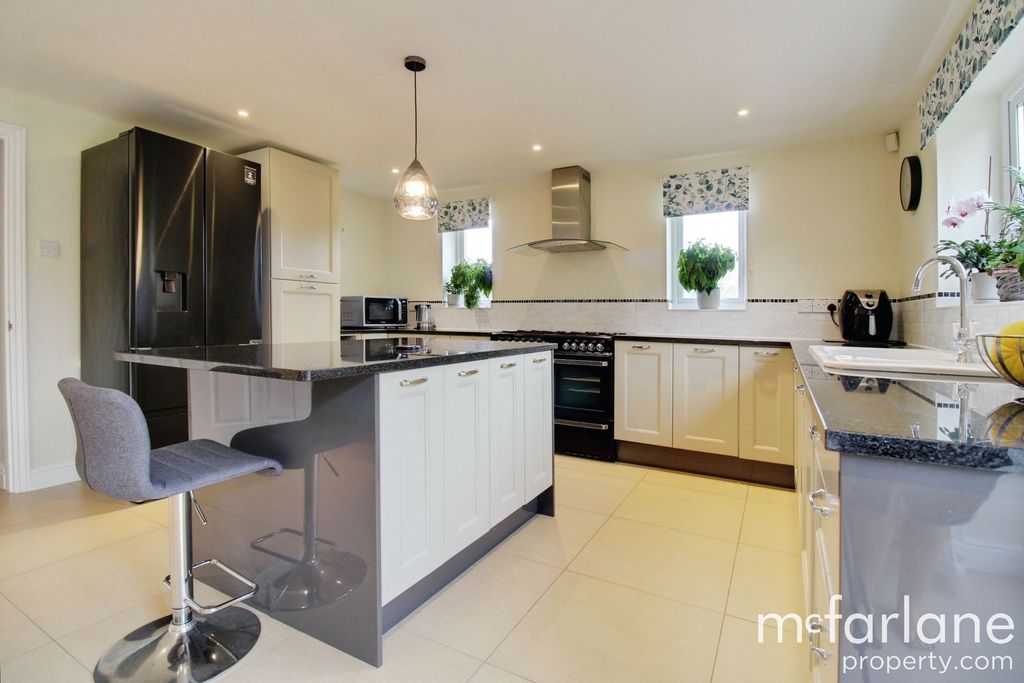 Additional image 3 of 6 bed detached house for saleUffcott, Swindon SN4