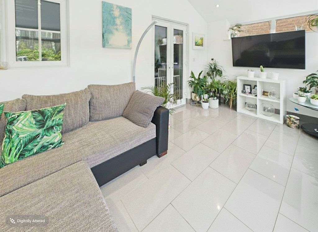 Additional image 9 of 5 bed town house for saleBarlow Avenue, Glascote, Tamworth B77
