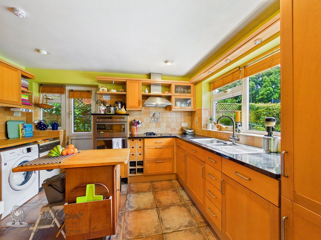 Additional image 8 of 5 bed detached house for saleMeadow Rise, Barton Under Needwood, Burton-On-Trent, Staffordshire DE13