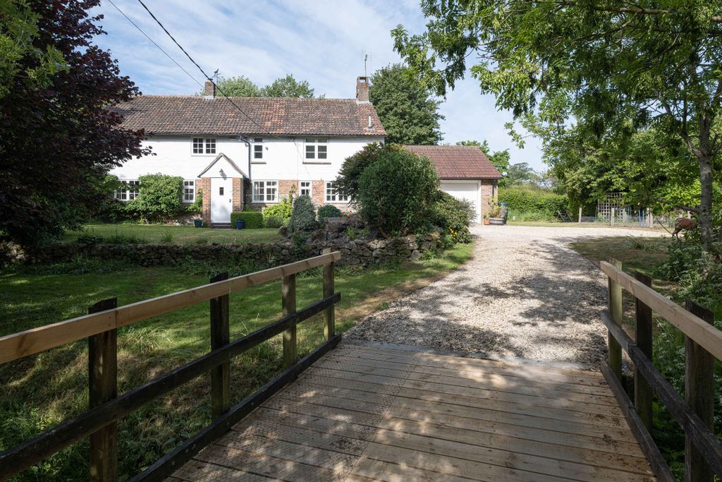 Additional image 5 of 4 bed detached house for saleWinterbourne Monkton, Swindon SN4
