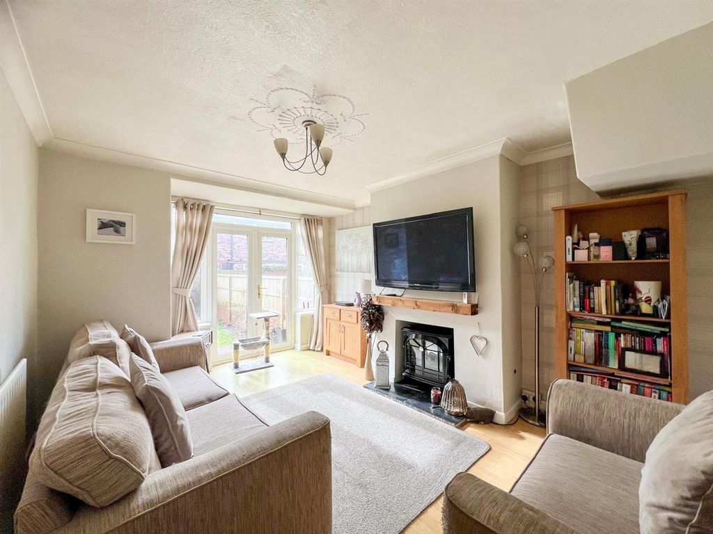 Additional image 3 of 4 bed property for saleHillswood Avenue, Leek ST13