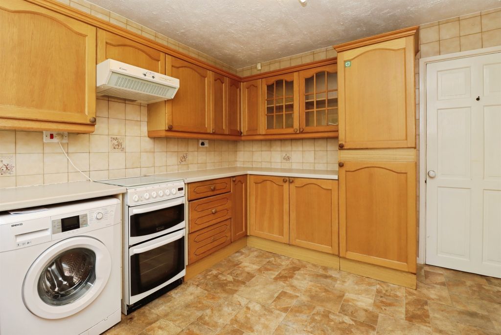 Additional image 2 of 3 bed semi-detached house for saleRookwell Drive, Market Harborough LE16