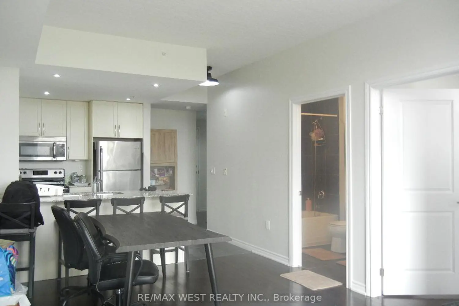 Additional image 4 of 427 Aberdeen Avenue 406