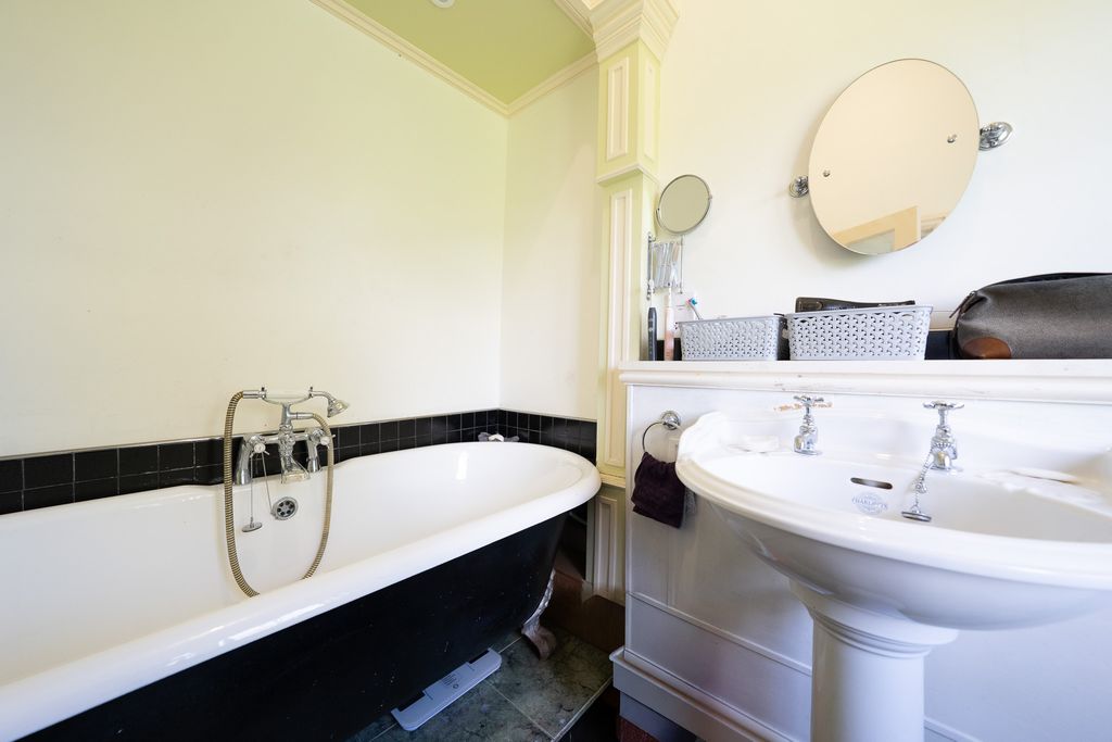 Additional image 17 of 5 bed detached house for saleRose Cottage Farm, Hinckley Road, Leicester Forest West, Leicester, Leicestershire LE9