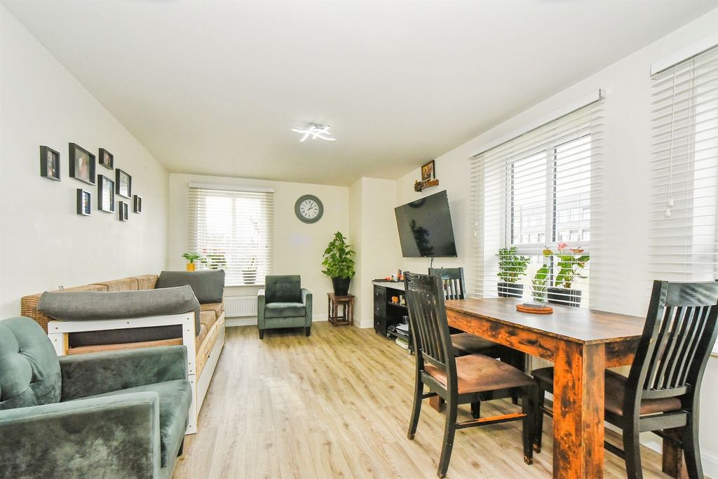 Additional image 5 of 2 bed flat for saleSemington Strand, Swindon SN1