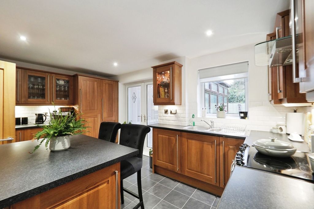 Additional image 5 of 3 bed link detached house for saleGoodwood Close, Stretton, Burton-On-Trent, Staffordshire DE13