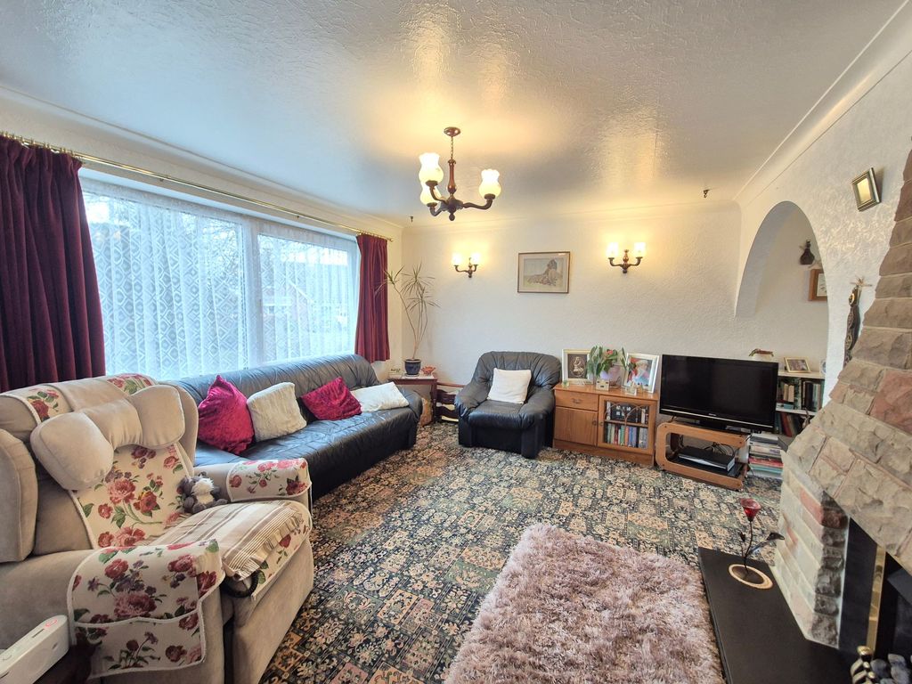 4 bed detached house for salePreston Close, Stanton Under Bardon LE67 photo 5