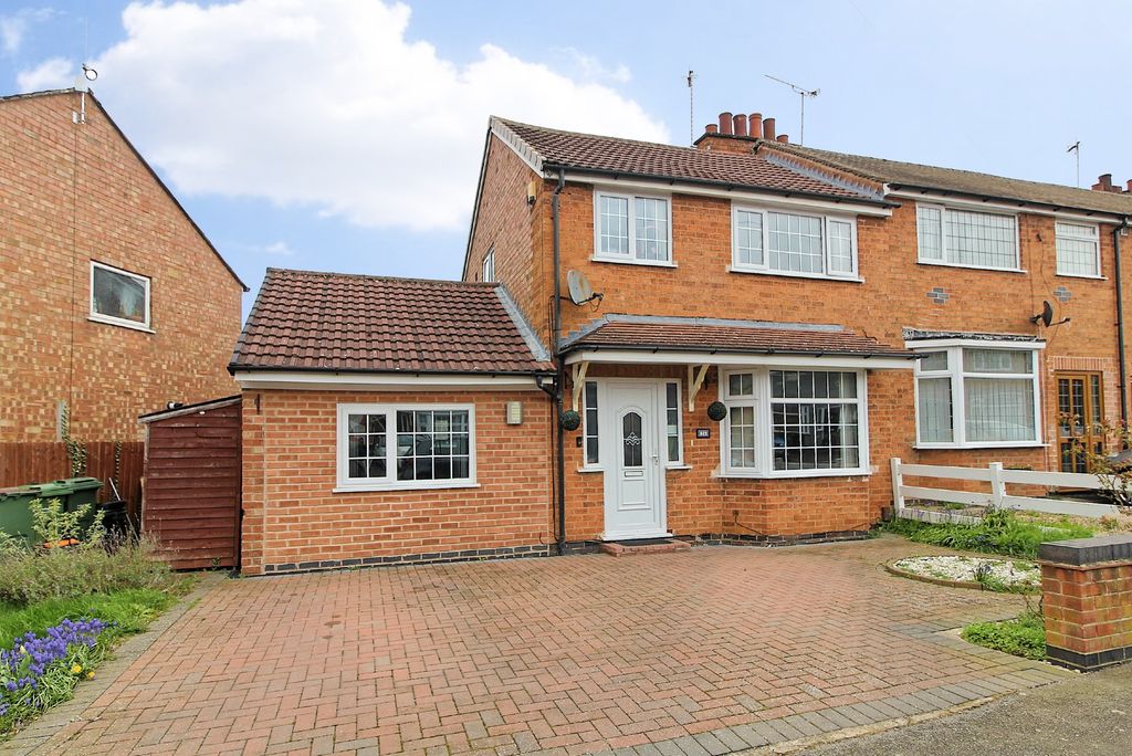 4 bed semi-detached house for saleEstoril Avenue, Wigston LE18