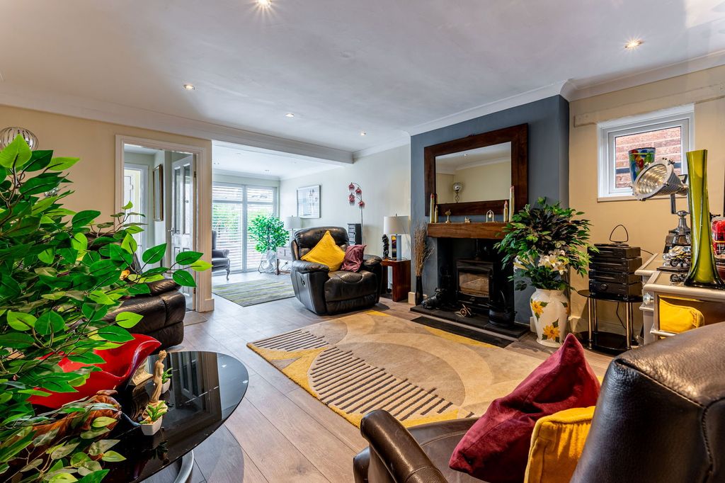 Additional image 2 of 4 bed bungalow for sale40 Gilwell Road, Rugeley WS15