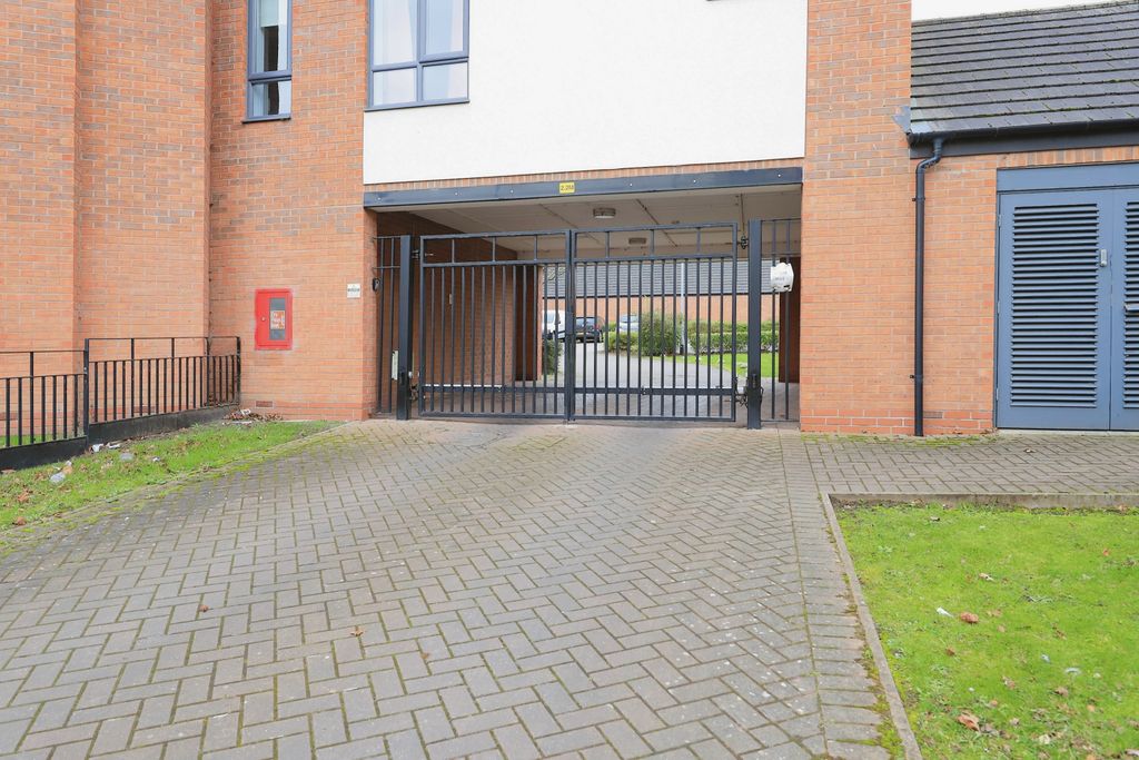 Additional image 14 of 2 bed flat for saleAkron Drive, Wolverhampton, West Midlands WV10