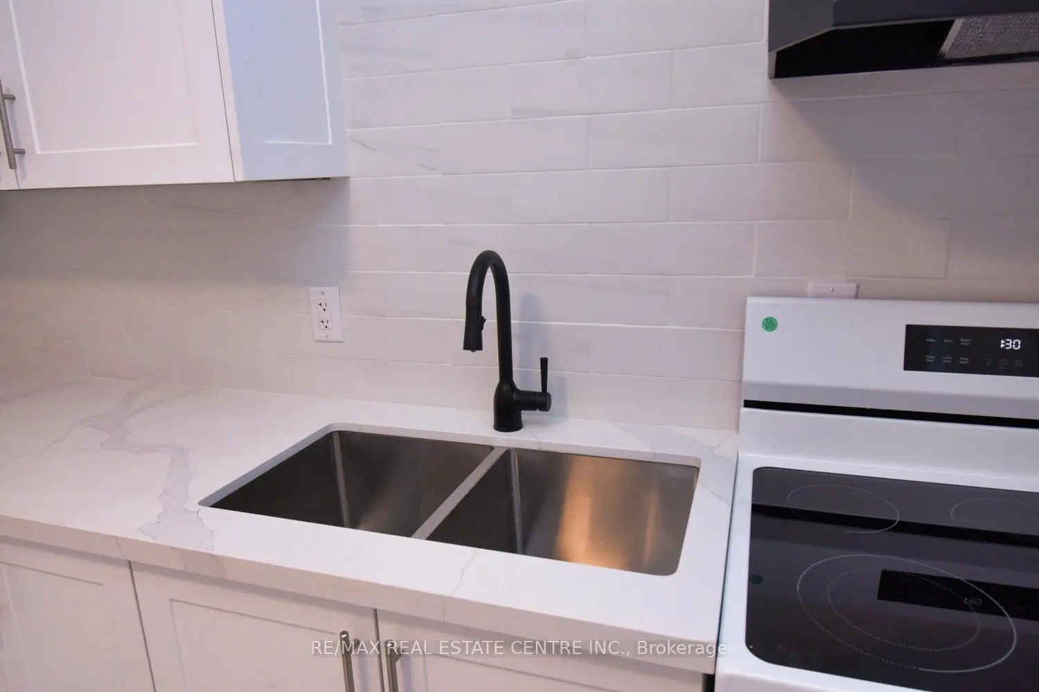 215 Walter Avenue photo 2