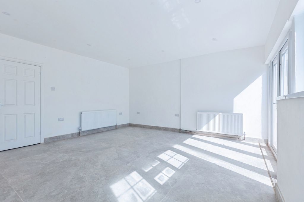Additional image 10 of 7 bed detached house for saleSwithland Avenue, Leicester, Leicestershire LE4