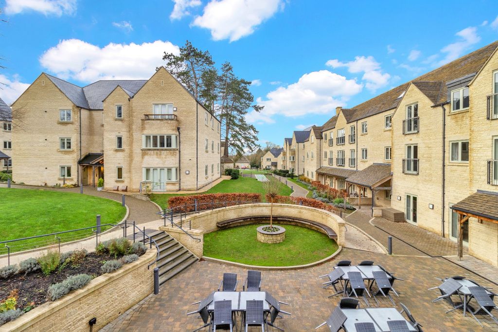 1 bed property for saleLime Crescent, Siddington Park, Siddington, Cirencester GL7