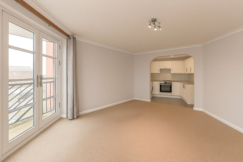 2 bed flat for saleWaterside, Exeter, Devon EX2 photo 3