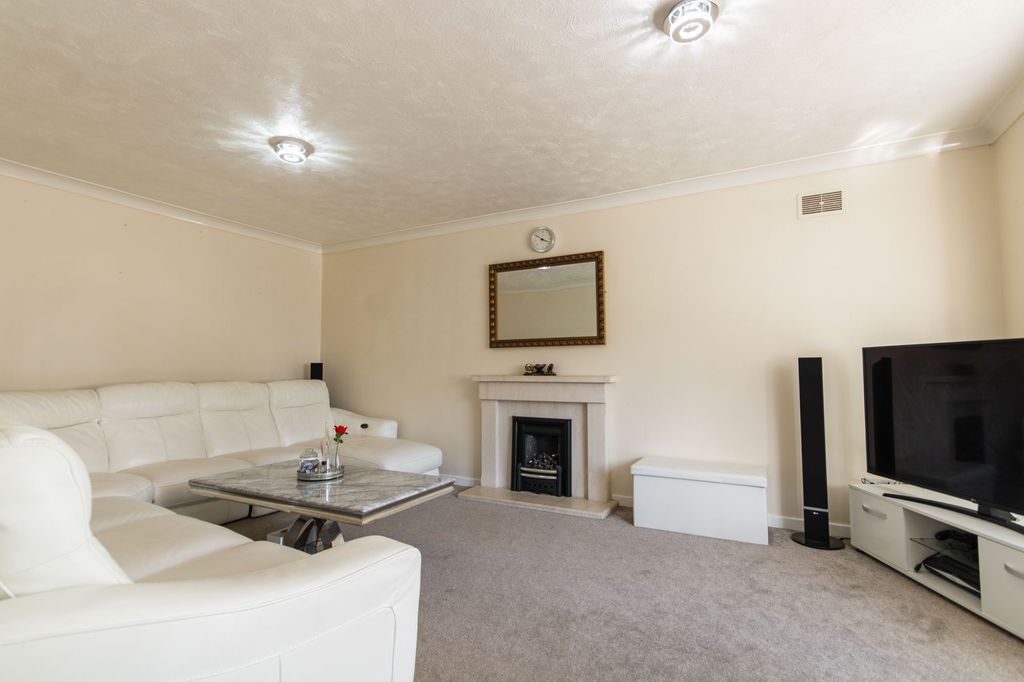 Additional image 2 of 4 bed detached house for saleWoodhead Close, Stamford PE9