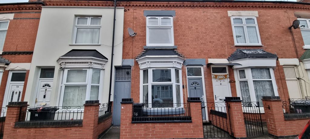 3 bed town house for saleLancashire Street, Belgrave, Leicester LE4