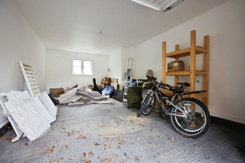 Additional image 12 of 2 bed flat for salePilgrims Way, Laverstock, Salisbury SP1