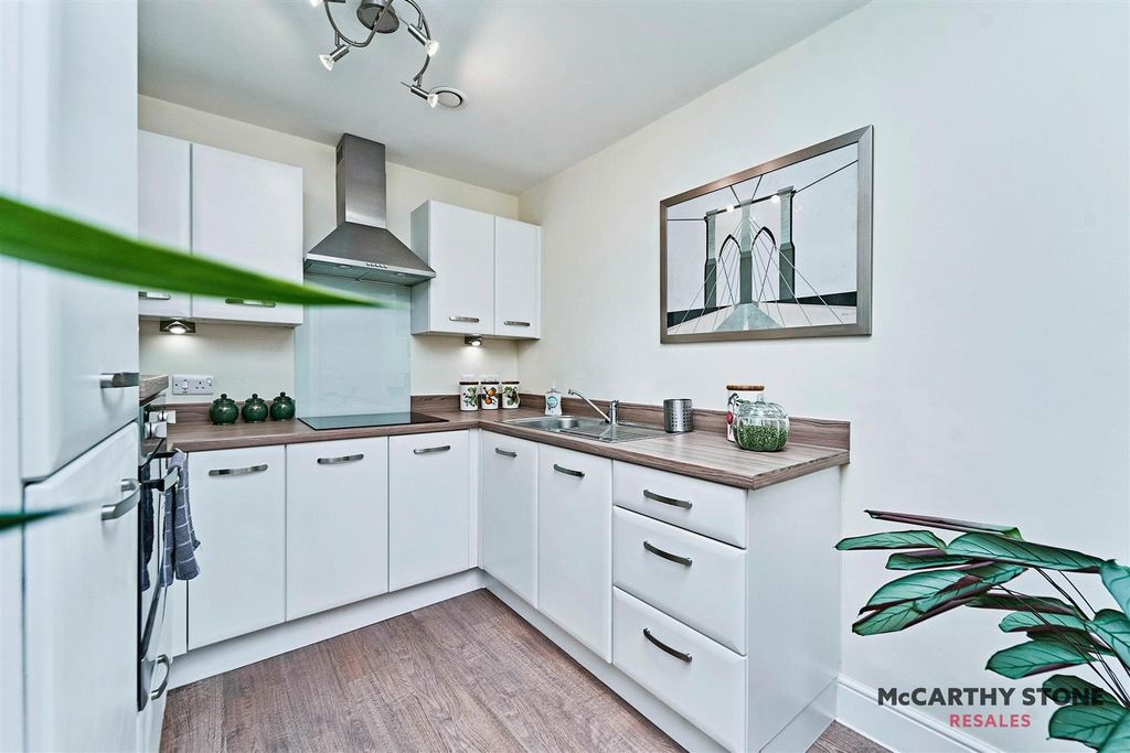 Additional image 6 of 2 bed flat for saleAlgar Court, Penn Road, Wolverhampton WV4