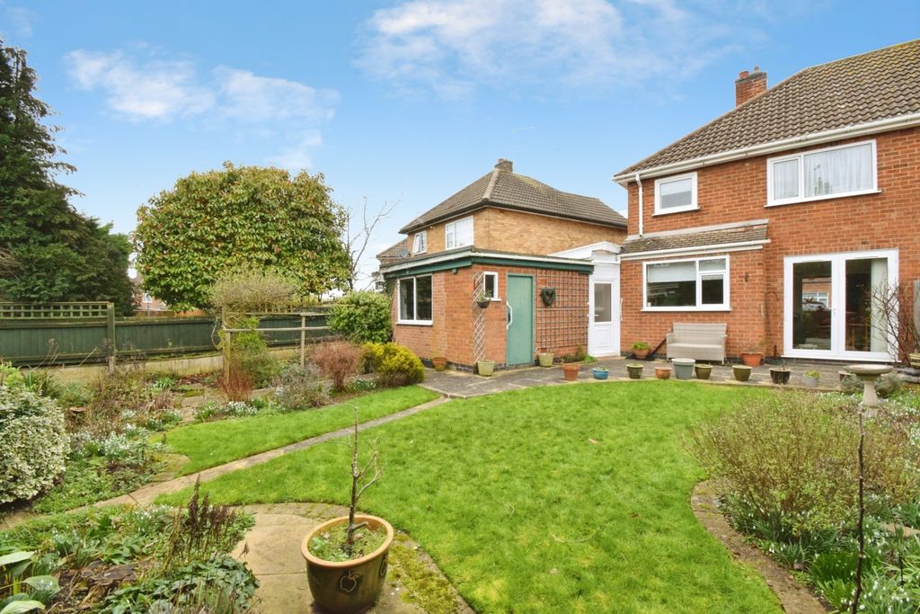 Additional image 16 of 3 bed semi-detached house for saleHighgate Avenue, Birstall, Leicester, Leicestershire LE4