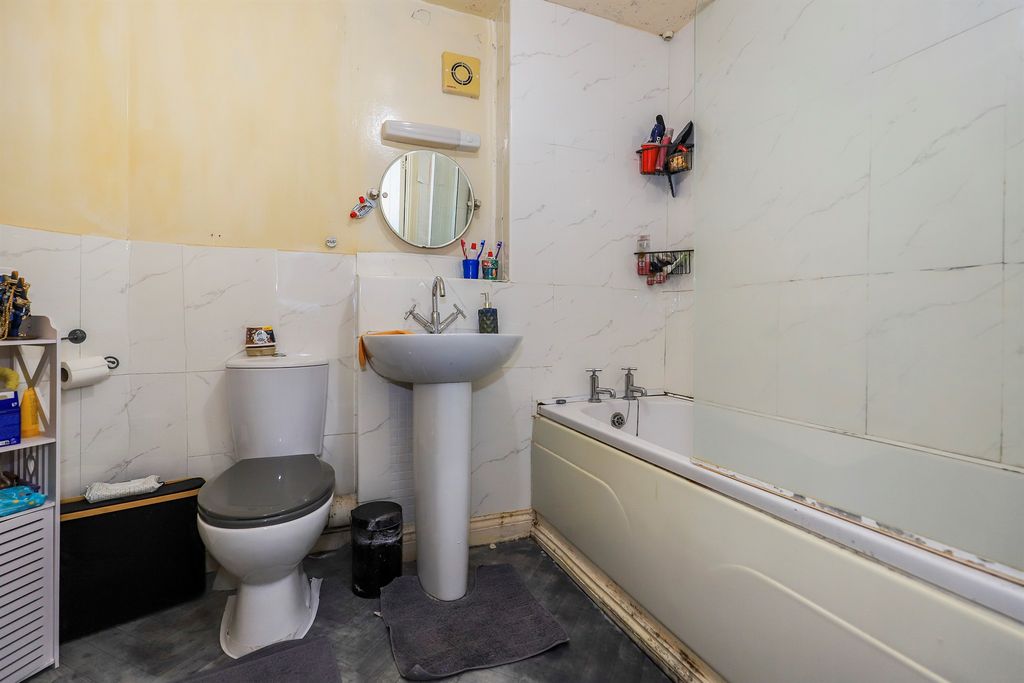 Additional image 11 of 2 bed flat for salePatshull Avenue, Fordhouses, Wolverhampton WV10