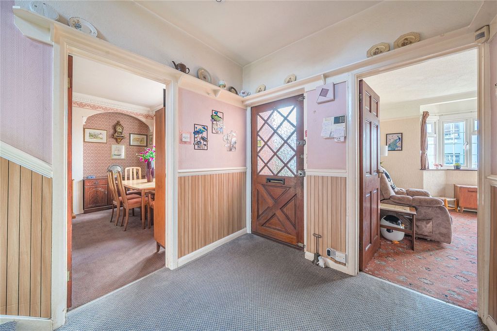 3 bed semi-detached house for saleSt. Leonards, Exeter EX2 photo 4