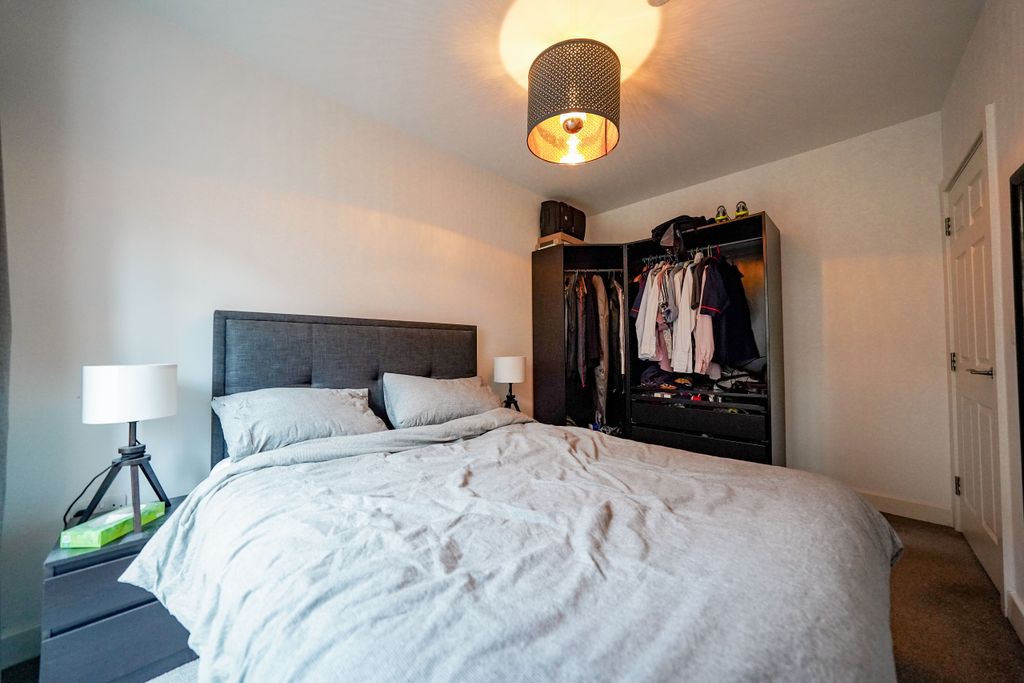 Additional image 9 of 2 bed flat for saleElms Road, Stoneygate, Leicester LE2