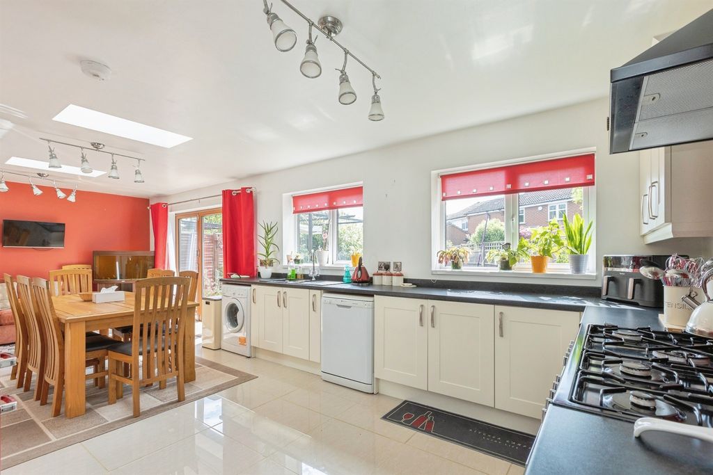 Additional image 9 of 3 bed detached house for saleTrafalgar Way, Glen Parva, Leicester LE2